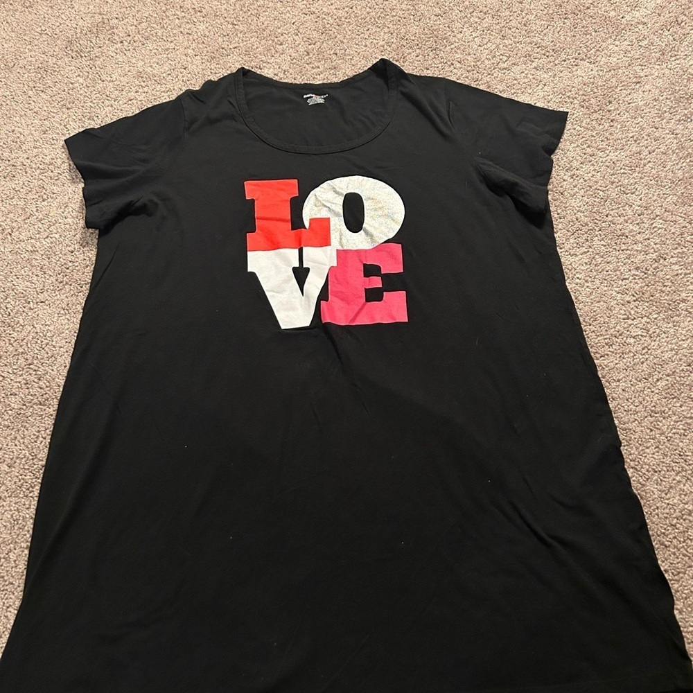 Aveune Body Black 'LOVE' Graphic Women Tee Night Shirt Size 22/24